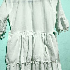 Women White Short Kurta/Tops