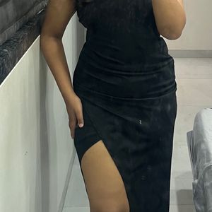 Dress With A Slit On Knee