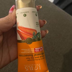 lotus sunscreen spf 50+