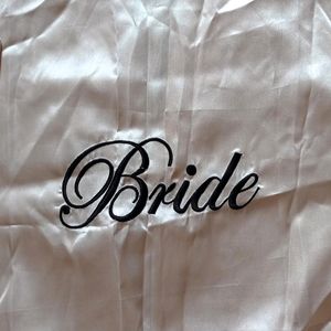 WOMAN BRIDE MAKEUP DRESS