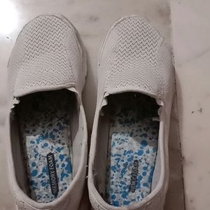 white casual walking shoes