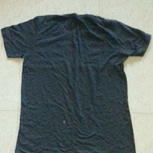 T-shirt , 2,3 Time used.