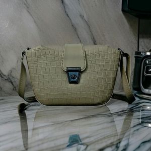 NEW Slingbag Stylish Trendy Bag