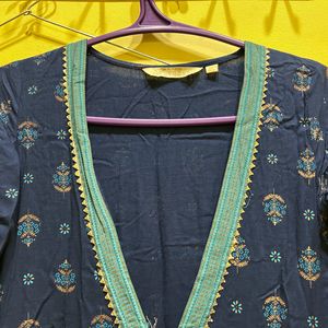 Avaasa Printed A-line Kurta With Jacket Size XS