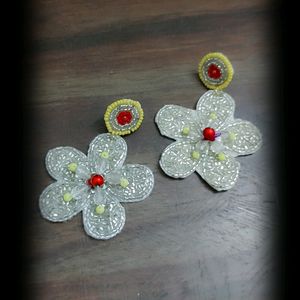 Handmade White Flower Pearl Earings