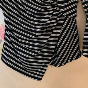 Monocrome Top