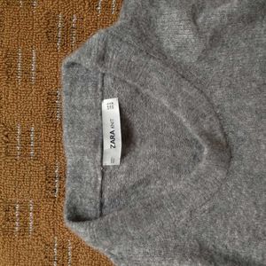 ZARA GREY ROUND NECK SWEATER