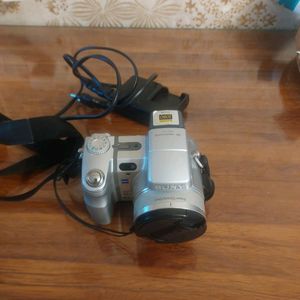 ***Sony Cybershot full HD camera DSC H7 1