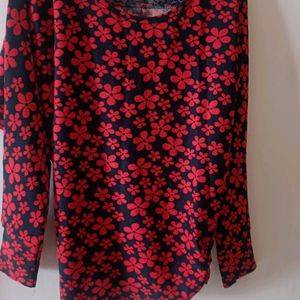 Navy Blue Top With Red Flowers 💙🏵️