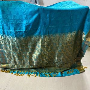 Blue Silk Blend Saree With Blouse