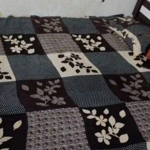 Double Bedsheet With 2 Pillow Covers