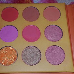 9 Colour Eyeshadow Palette (Cuffs & Lashes)