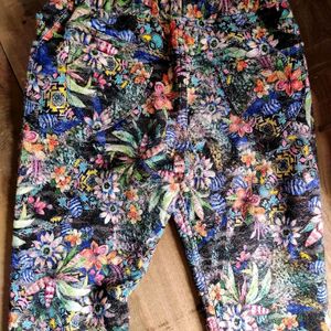 Embroidered colorful jeggings