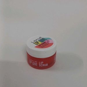 Hydrating & Exfoliating Lip Scrub With Hyaluron