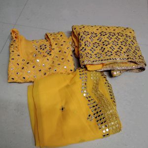 Chikne Kari Kurti Sarara Set