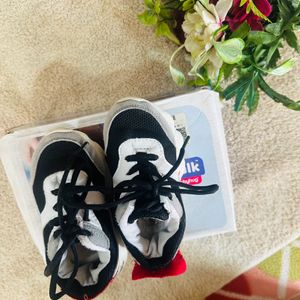 Varry Light Weght Spot Shoes For Baby Boy