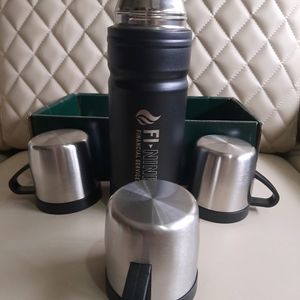 Flask Set with 3 Cups