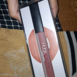 Huda Beauty Lipstick