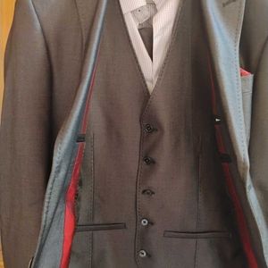 Blackberry Mens Suit