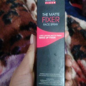 Huda Beauty Makeup Fixer