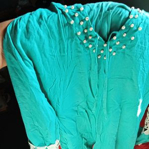 A Worked Sleeves Pearl Top