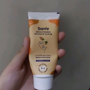 Intimate Brightening Scrub