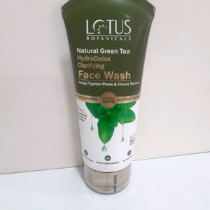 Sealed) Face Wash By Lotus Botanicals😍