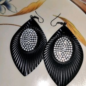 🚨SALE🚨Combo Of 4 Beautiful Earrings 💖