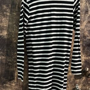 Black And White Strips Long Tshirt