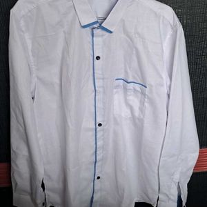 Regular Fit Solid Double Collar Casual Shirt