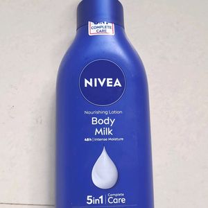 NIVEA Body Milk