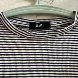 H&M Black and white Crop strip top