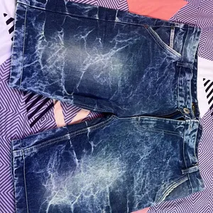 short denim jeans