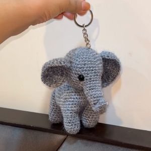 Baby elephant keychain