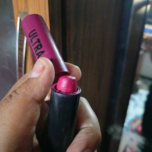 HUDA Beauty Lipstick