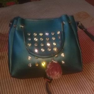 Helo GyasLike New 🆕  Hand Bag