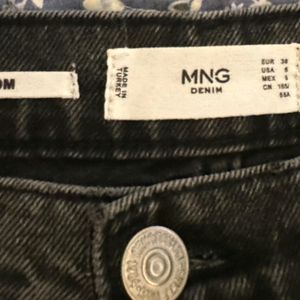 MANGO: Mom Regular Fit Mid Rise Jeans