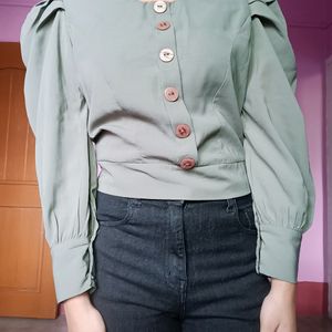 puffy sleeve crop top