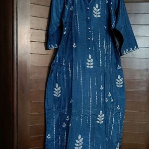 Women Blue Viscose Rayon Printed MirrorSuit SetBlu