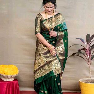 TRADITIONAL SAREE FOR WOMEN