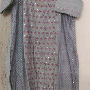 Women Mirror Work Embroidered Kurta