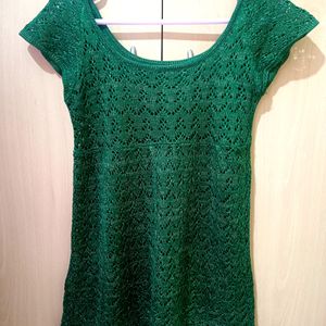 Bold Knitted Green Top With Round Neck