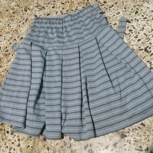 Cutee Lining skirt With Attached Strips 😍