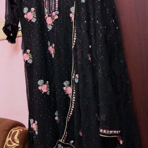 Reduced PriceBLACK PAKISTANI SUIT🖤