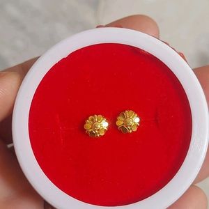 Beautiful New Flower Desine Studs