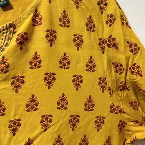 Yellow Avaasa Straight Kurtha