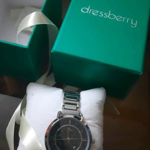 ⌚️BRAND NEW DRESSBERRY WATCH, SILVER CHAIN