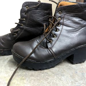 Brown Leather Ankle Boots With Block Heel