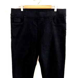 New Unused Black Jeans ( Women)