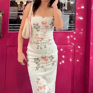 📍Price Drop📍NEWME ASIA WHITE FLORAL MAXI DRESS